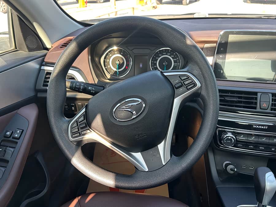 Soueast A5 Wing Dance 2020 #15 Soueast A5 Wing Dance 2020 car image #15