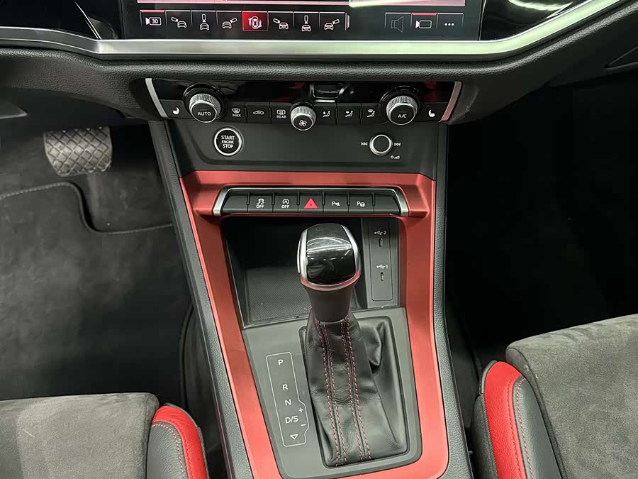 Audi Q3 2021 car image #15