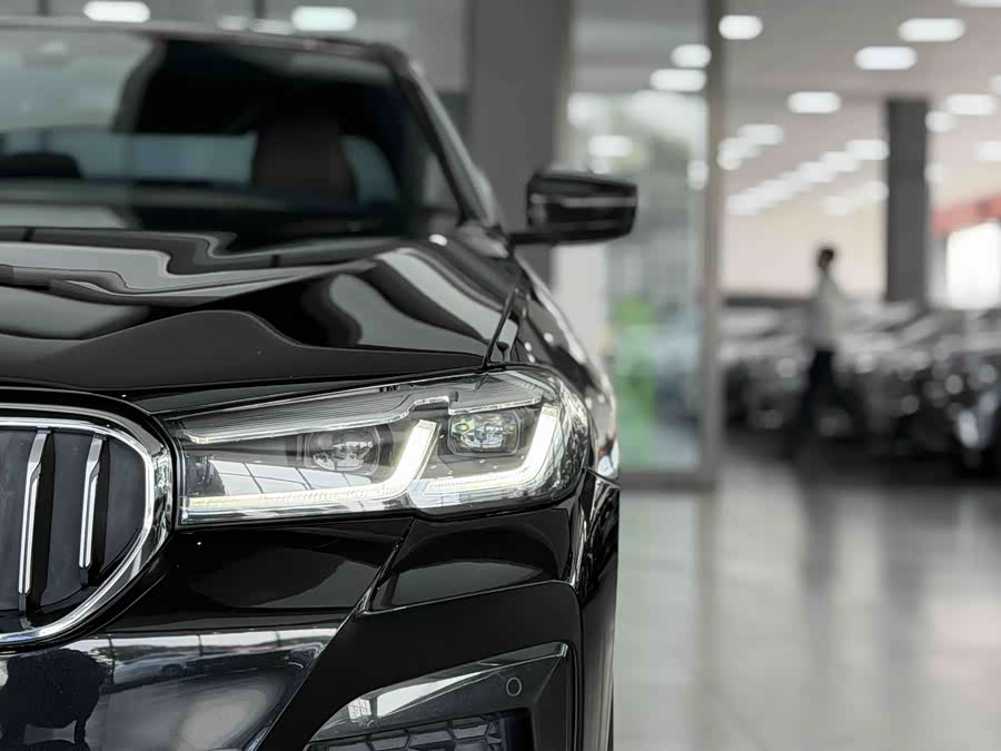 BMW 5 Series 2022 car image #15