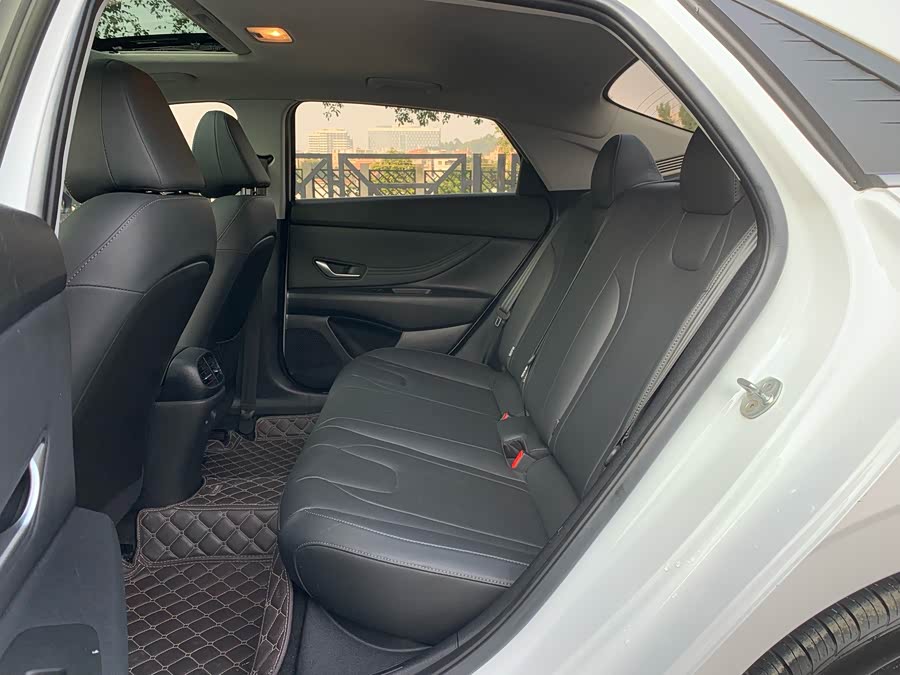 Hyundai Elantra 2022 car image #15