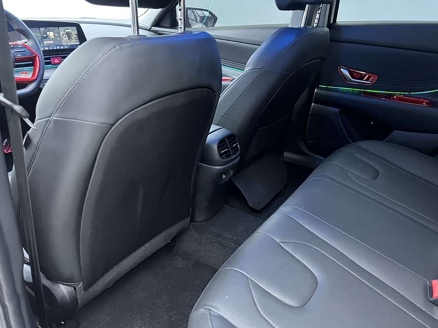 Hyundai Elantra 2022 car image #15