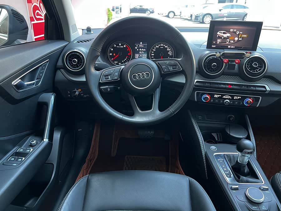 Audi Q2L 2021 car image #15