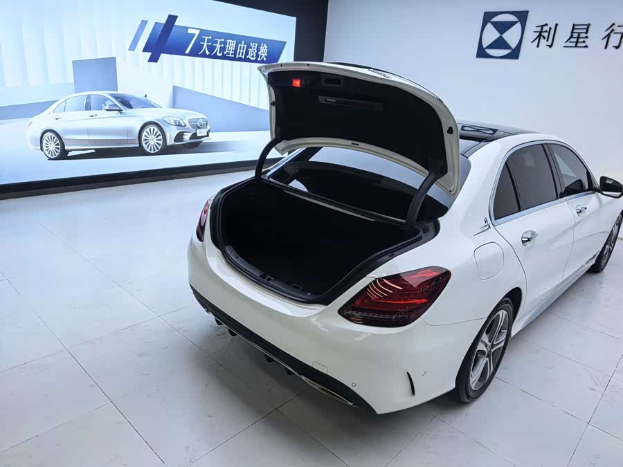 Mercedes-Benz C Class 2019 car image #15