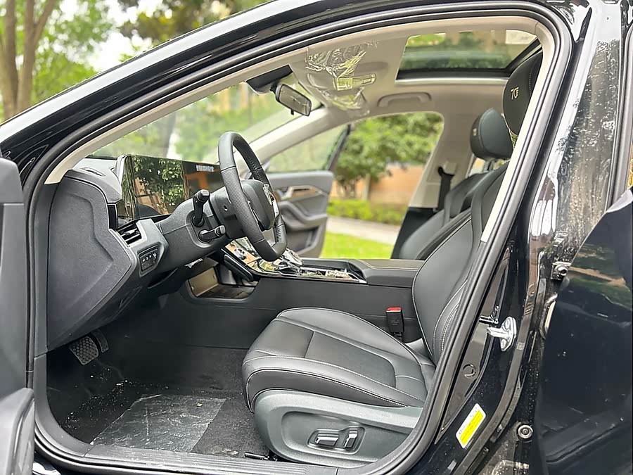 2023 car image #15