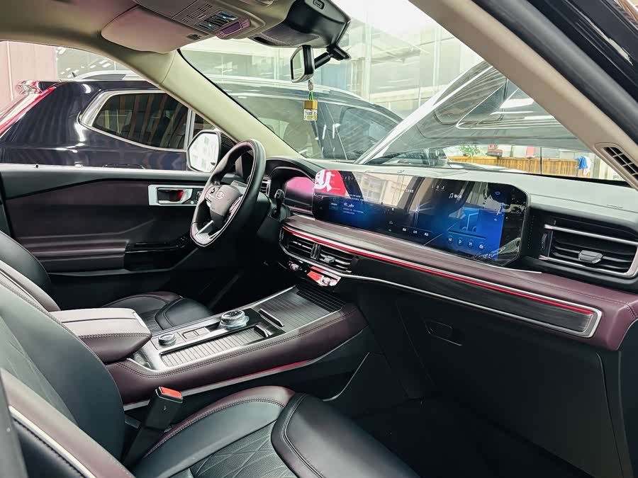 Ford Explorer 2024 car image #15