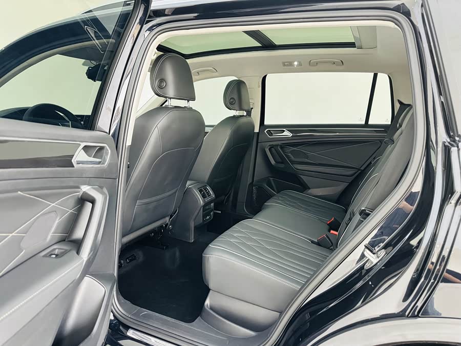 Volkswagen Tiguan L 2021 car image #15