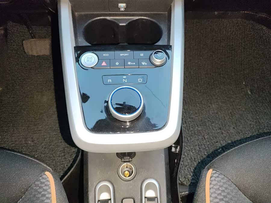 BYD e1 2021 car image #15