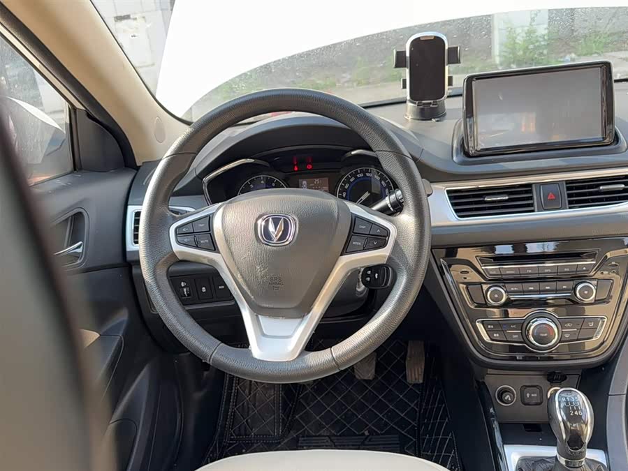 Changan Alsvin V7 2018 car image #15