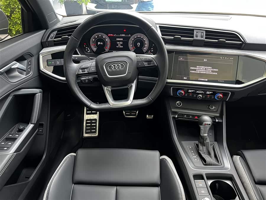 Audi Q3 2024 car image #15