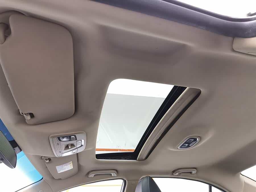 GEELY Emgrand 2018 car image #15