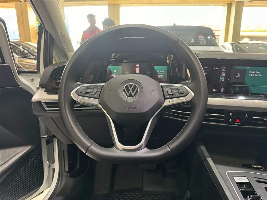 Volkswagen Golf 2021 car image #15