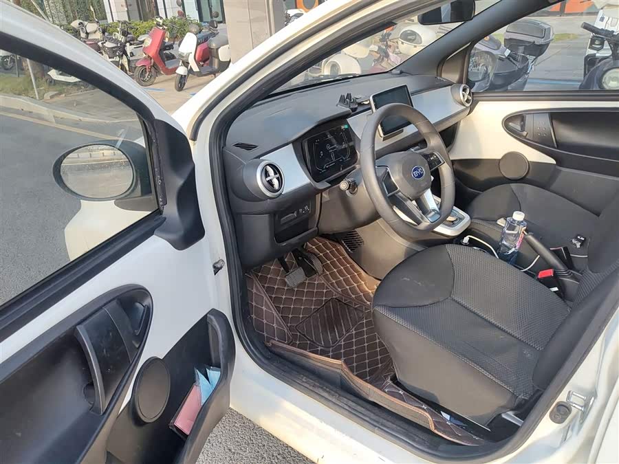 BYD e1 2019 car image #15