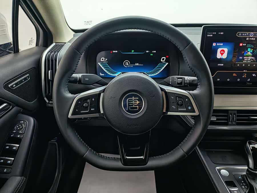 BYD Tang 2018 #15 BYD Tang 2018 car image #15
