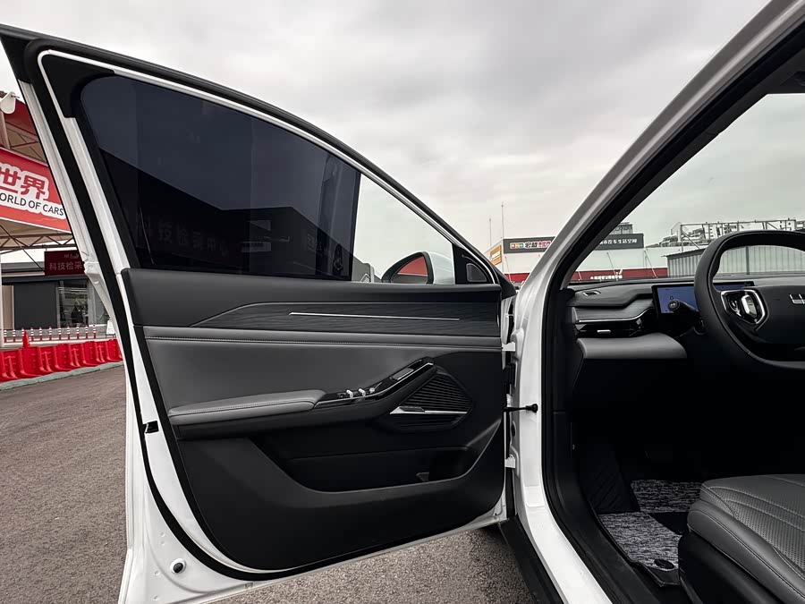 GEELY 2025 #15 GEELY 2025 car image #15