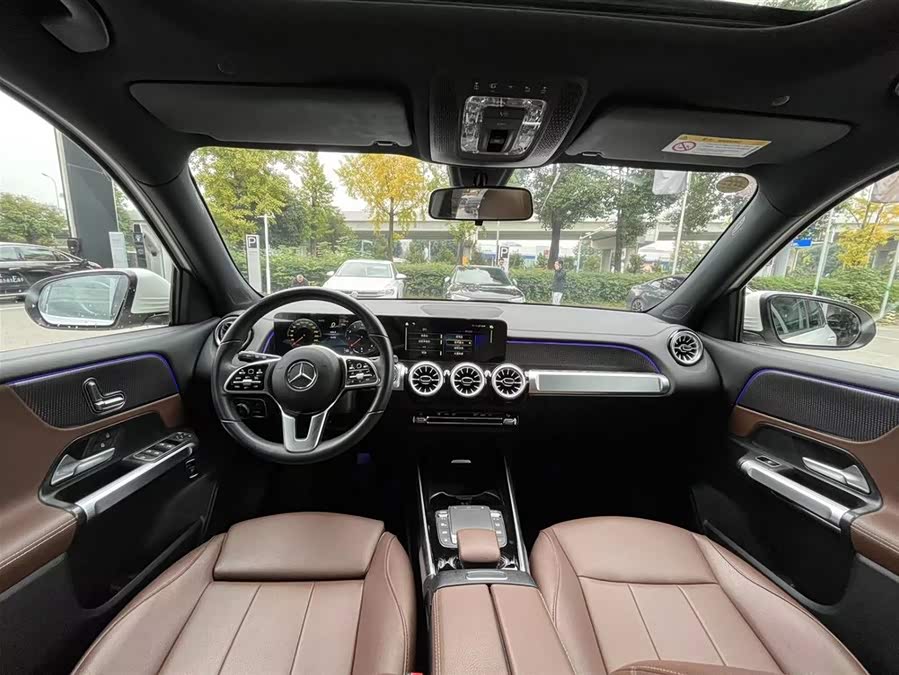 Mercedes-Benz GLB Class 2023 car image #15