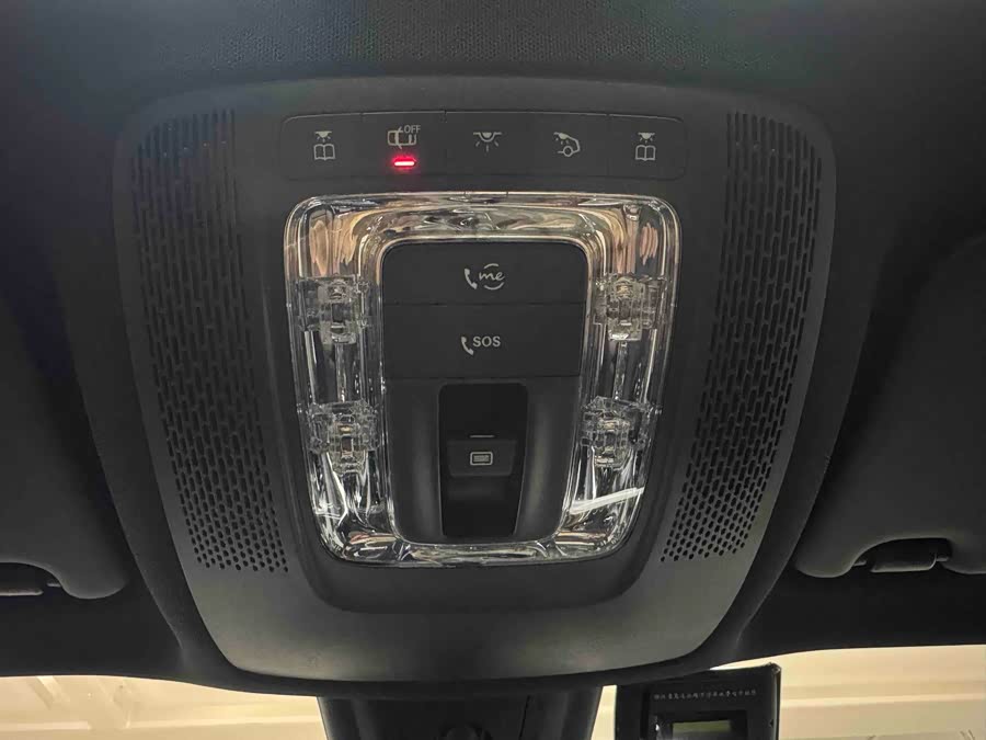 Mercedes-Benz GLB Class 2023 car image #15