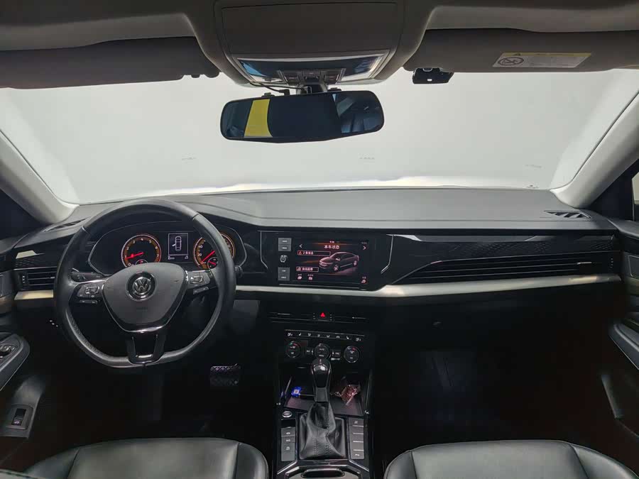 Volkswagen Passat 2019 car image #15