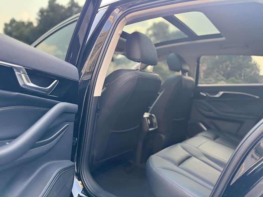 2023 car image #15