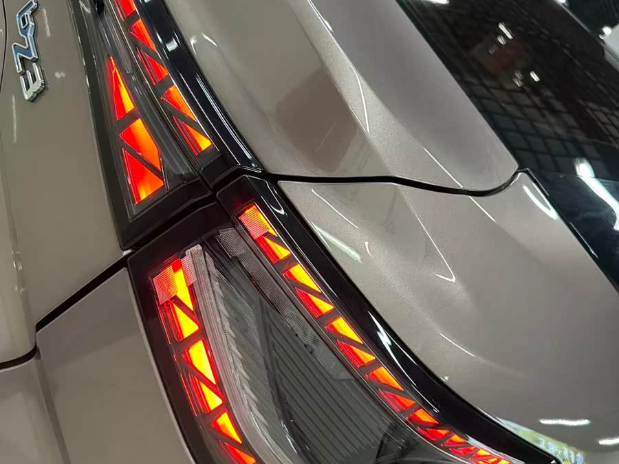 Toyota bZ3 2023 immagine di auto #15