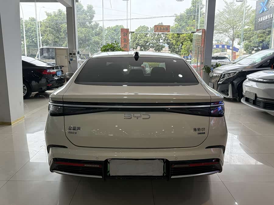 BYD Seal 07 DM-i 2025 car image #15