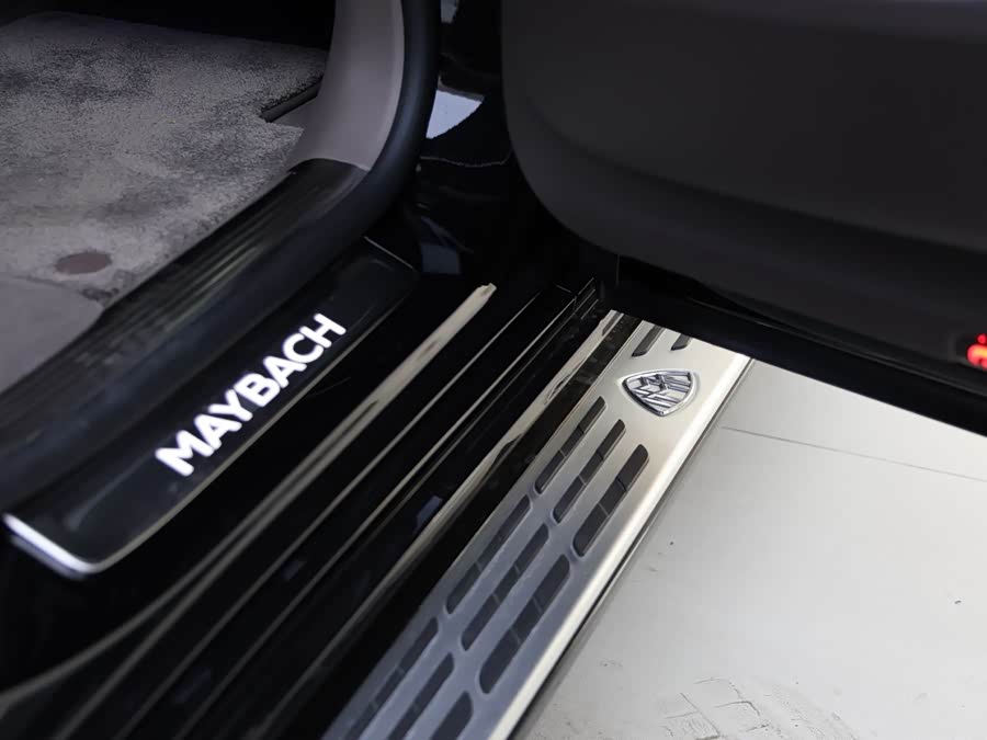 Mercedes-Benz MaybachEQS SUV 2025 #15 Mercedes-Benz MaybachEQS SUV 2025 car image #15