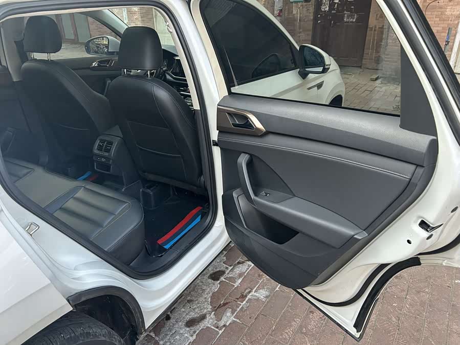 Volkswagen Tharu 2021 immagine di auto #15