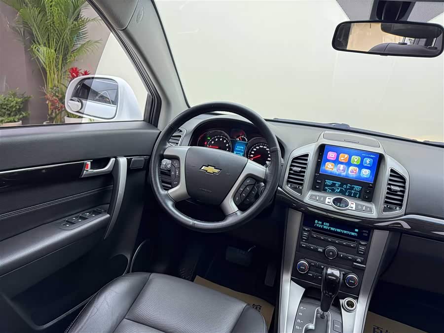 Chevrolet Captiva 2017 car image #15