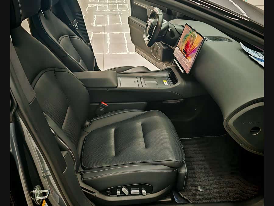 Avatr 12 2024 car image #15