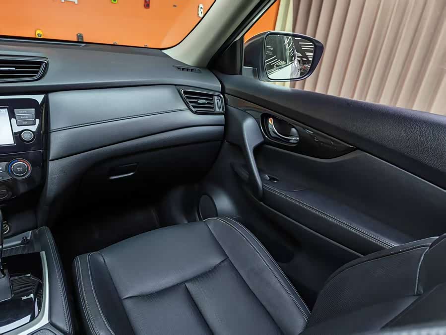 Nissan X-Trail 2018 car image #15