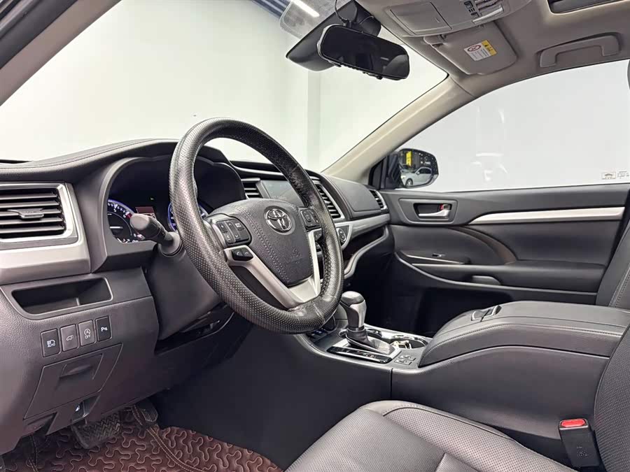 Toyota Highlander 2018 car image #15