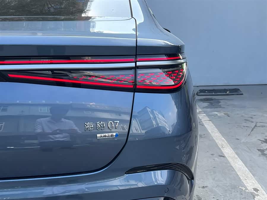 BYD Seal 07 DM-i 2025 car image #15