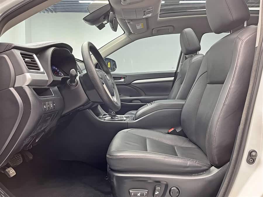 Toyota Highlander 2018 car image #15