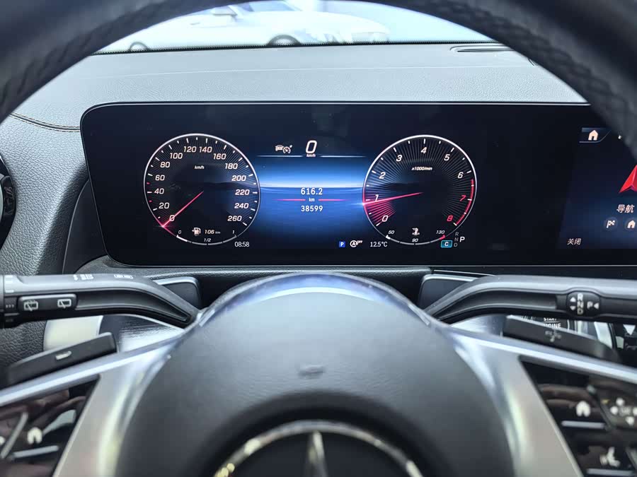 Mercedes-Benz GLB Class 2024 #15 Mercedes-Benz GLB Class 2024 car image #15