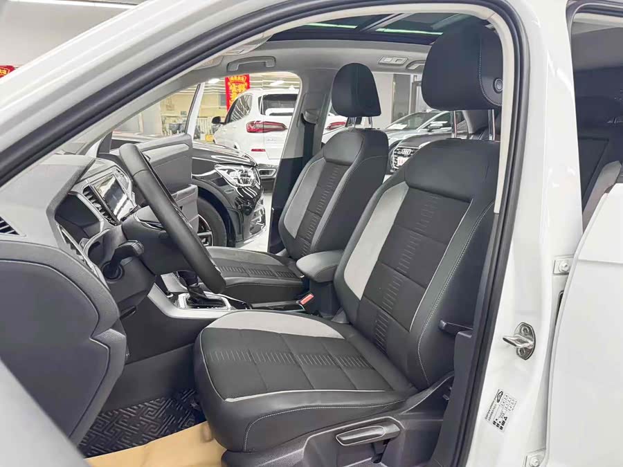 Volkswagen T-Roc 2021 #15 Volkswagen T-Roc 2021 car image #15