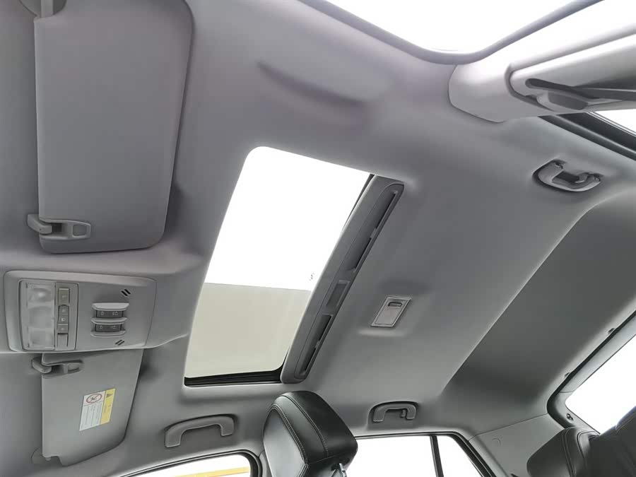 Chevrolet Tracker 2018 immagine di auto #15