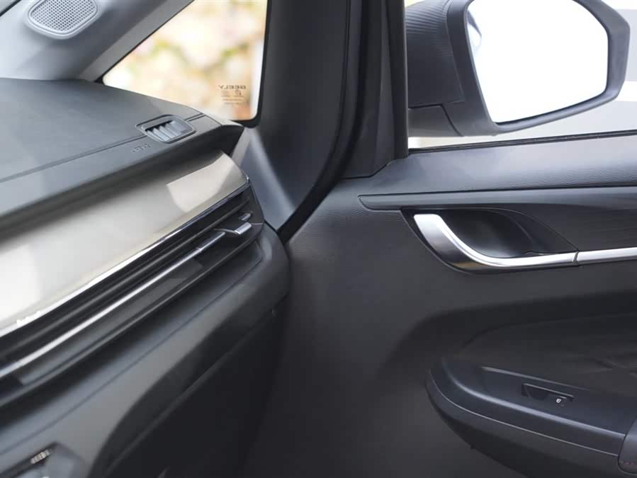 GEELY Vision X3 2021 car image #15