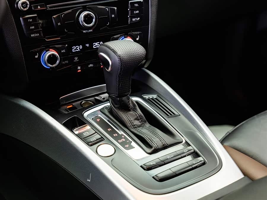 Audi Q5 2017 car image #15