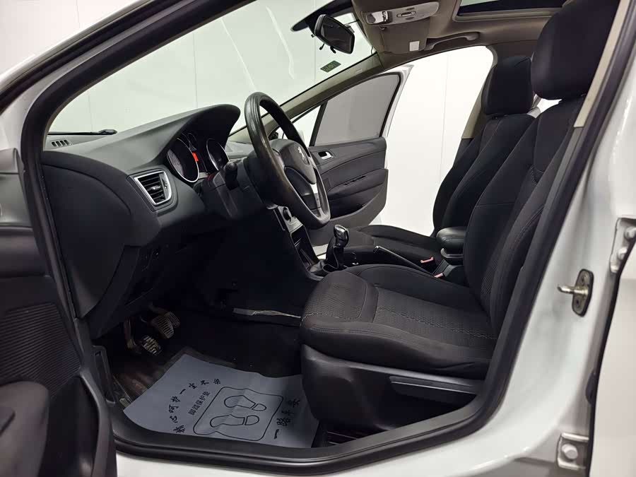 Peugeot 308 2014 car image #15
