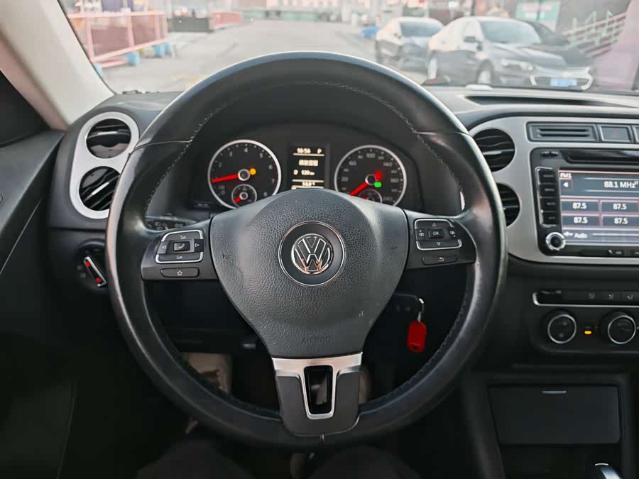 Volkswagen Tiguan 2013 #15 Volkswagen Tiguan 2013 car image #15
