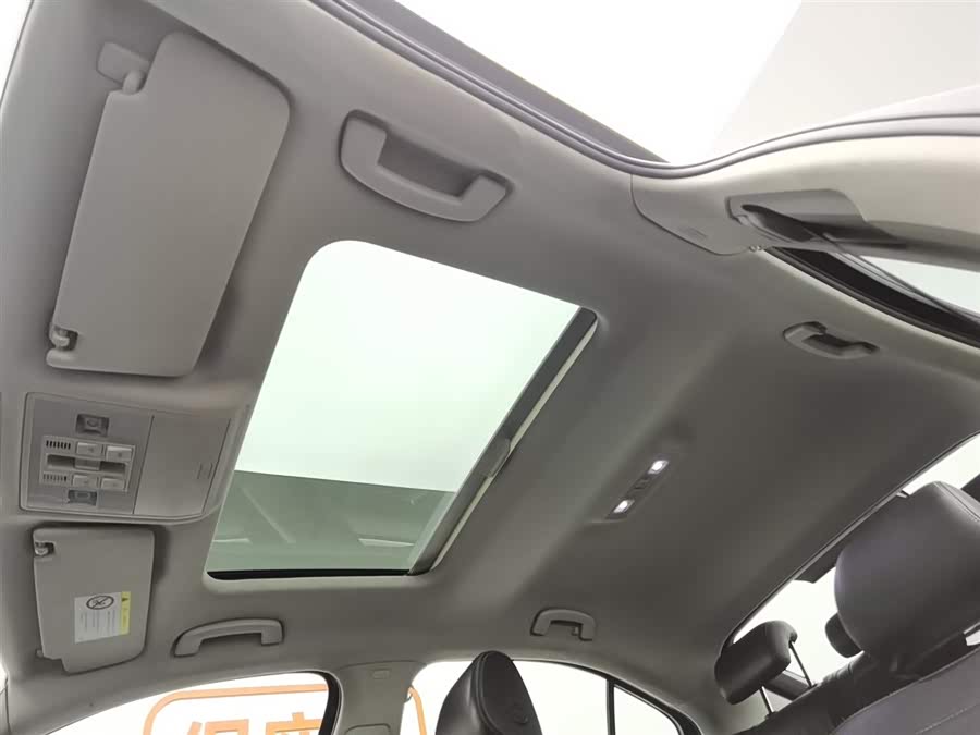 Skoda Superb 2018 car image #15