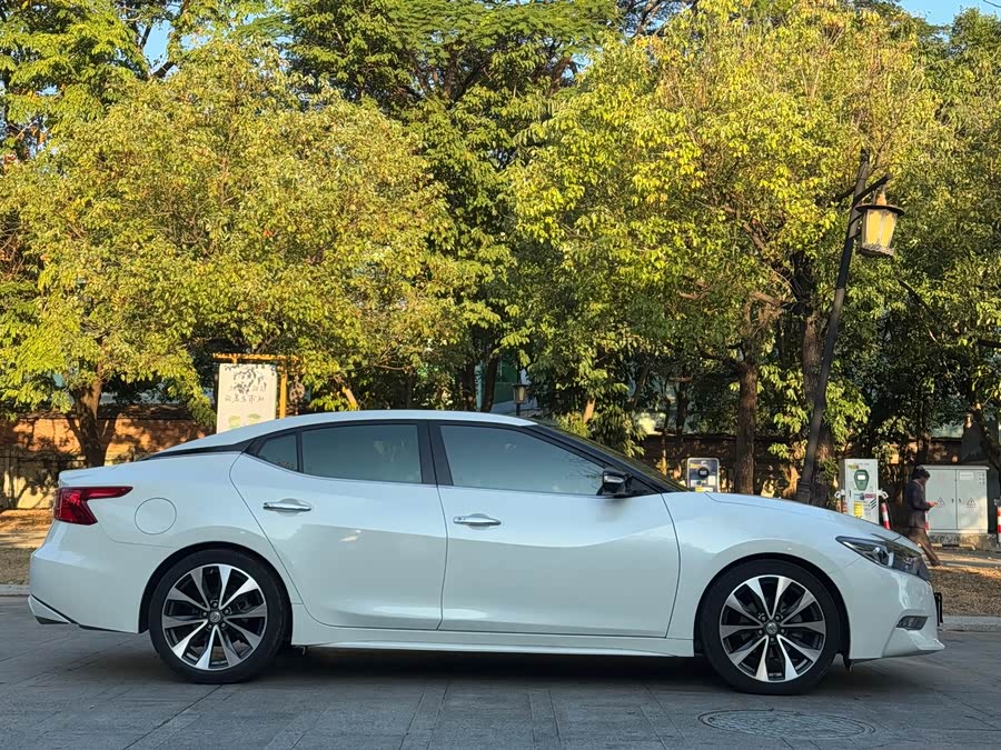 Nissan Maxima 2017 صورة سيارة #15
