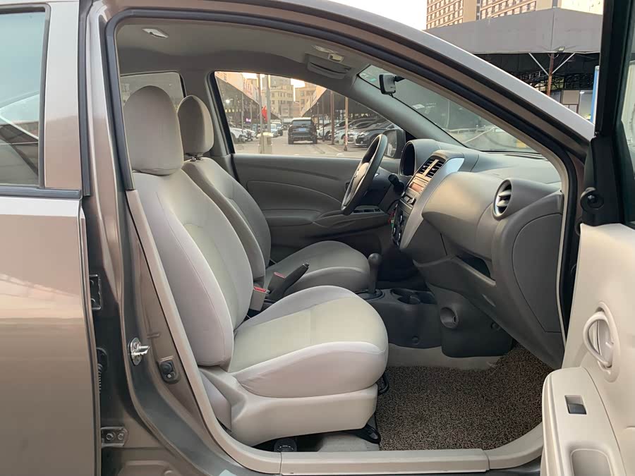Nissan Sunny 2018 #15 Nissan Sunny 2018 car image #15