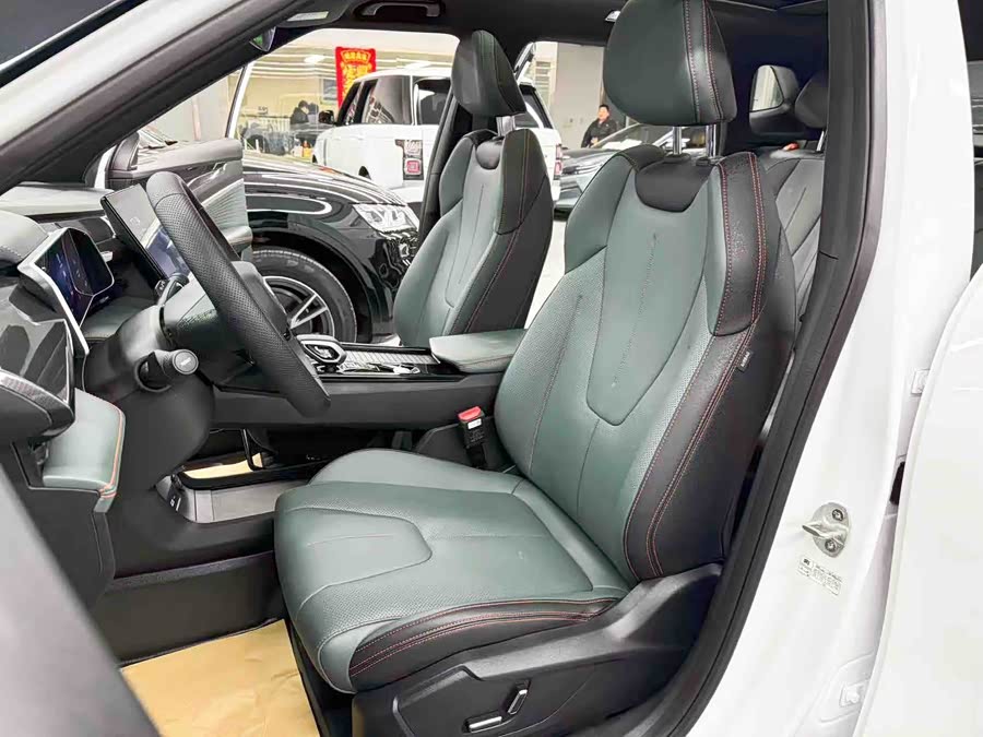 GEELY Boyue 2025 car image #15