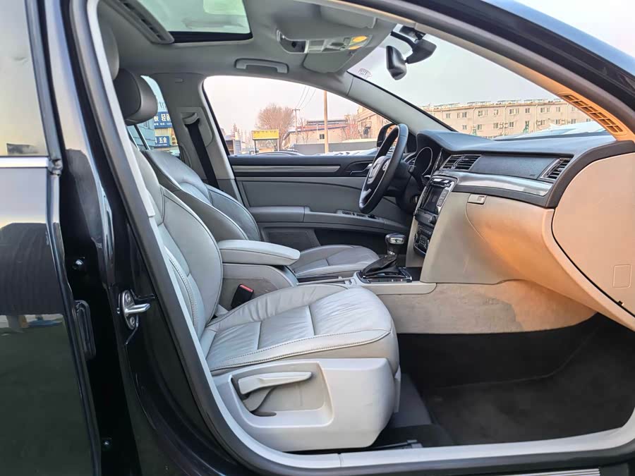 Skoda Superb 2012 imagem de carro #15