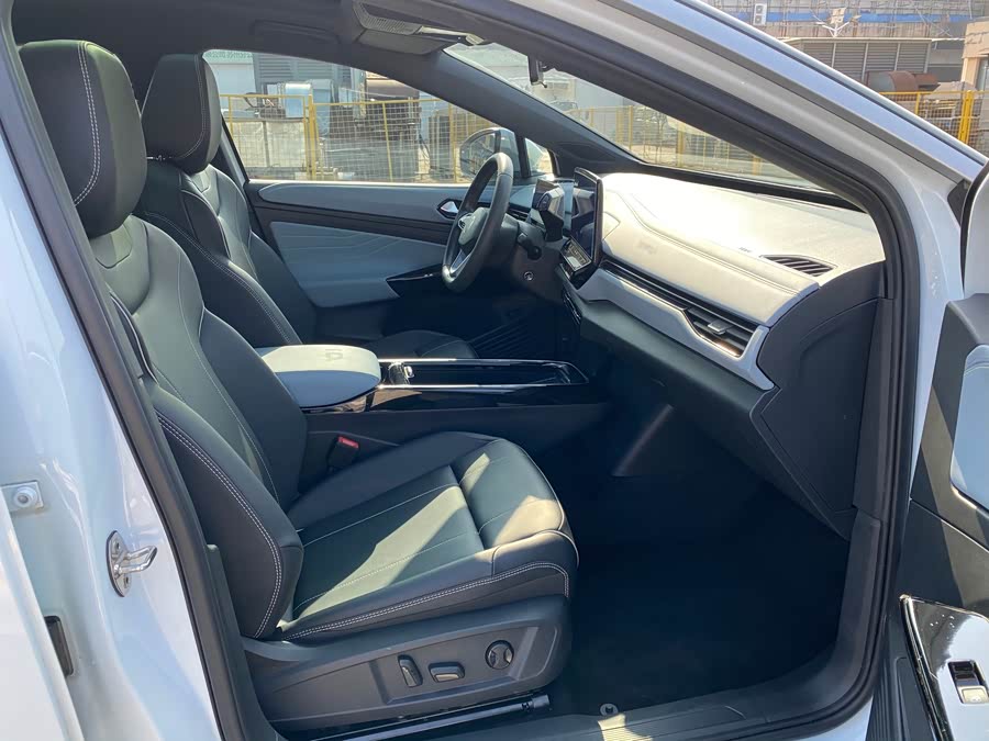 Volkswagen ID.4 X 2022 car image #15