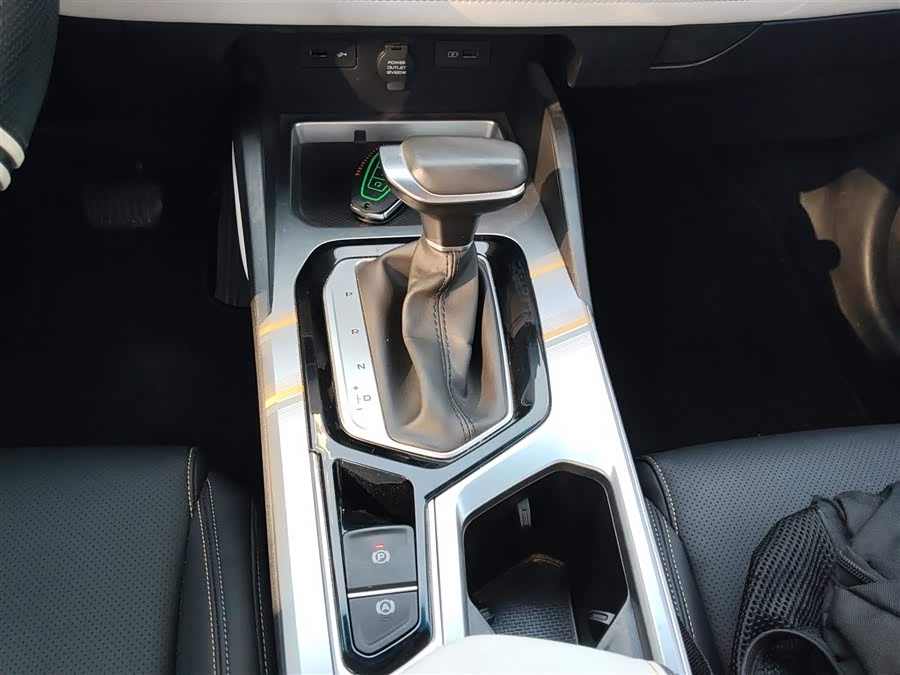 GEELY Emgrand L 2022 immagine di auto #15