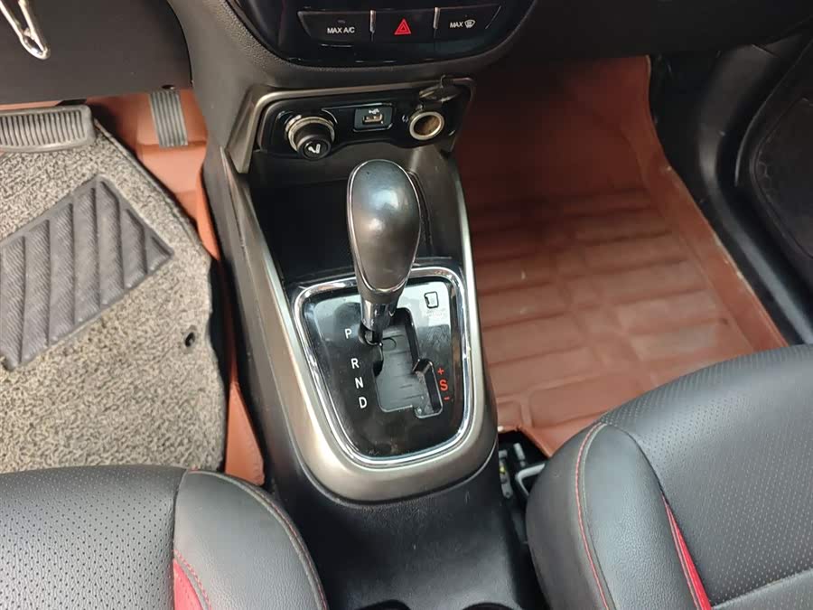 Changan CS15 2016 car image #15
