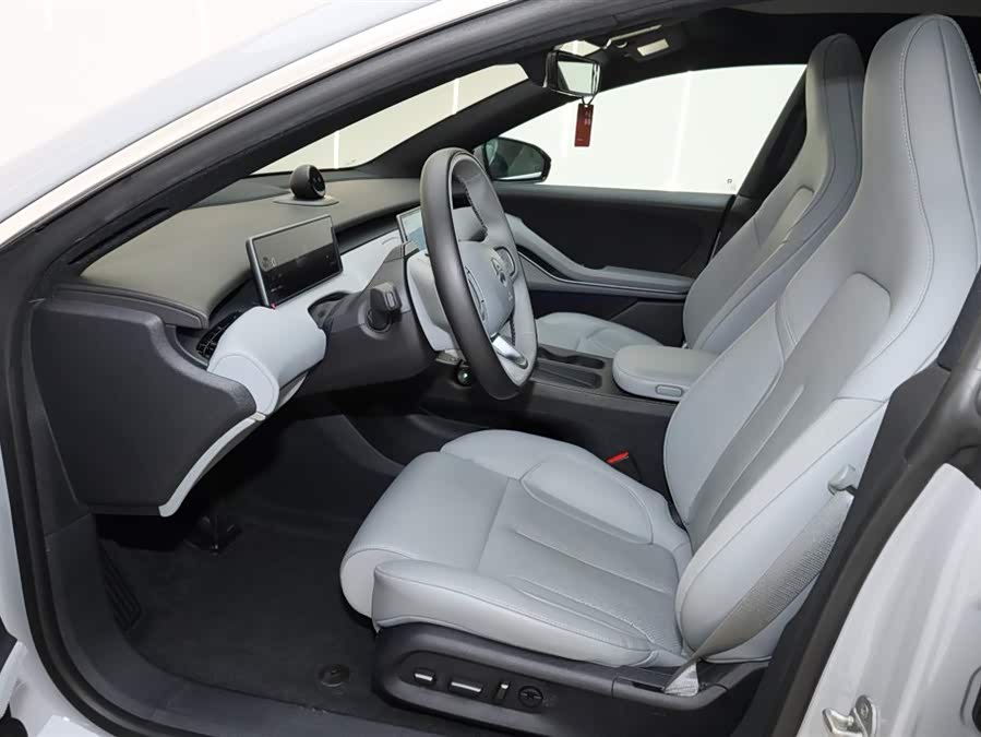NIO ET5 2024 car image #15