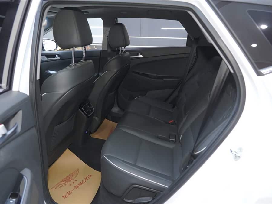 Hyundai Tucson 2021 car image #15