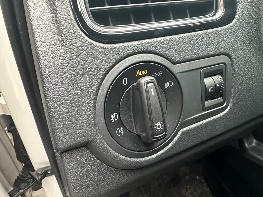 Volkswagen Polo 2016 #15 Volkswagen Polo 2016 car image #15